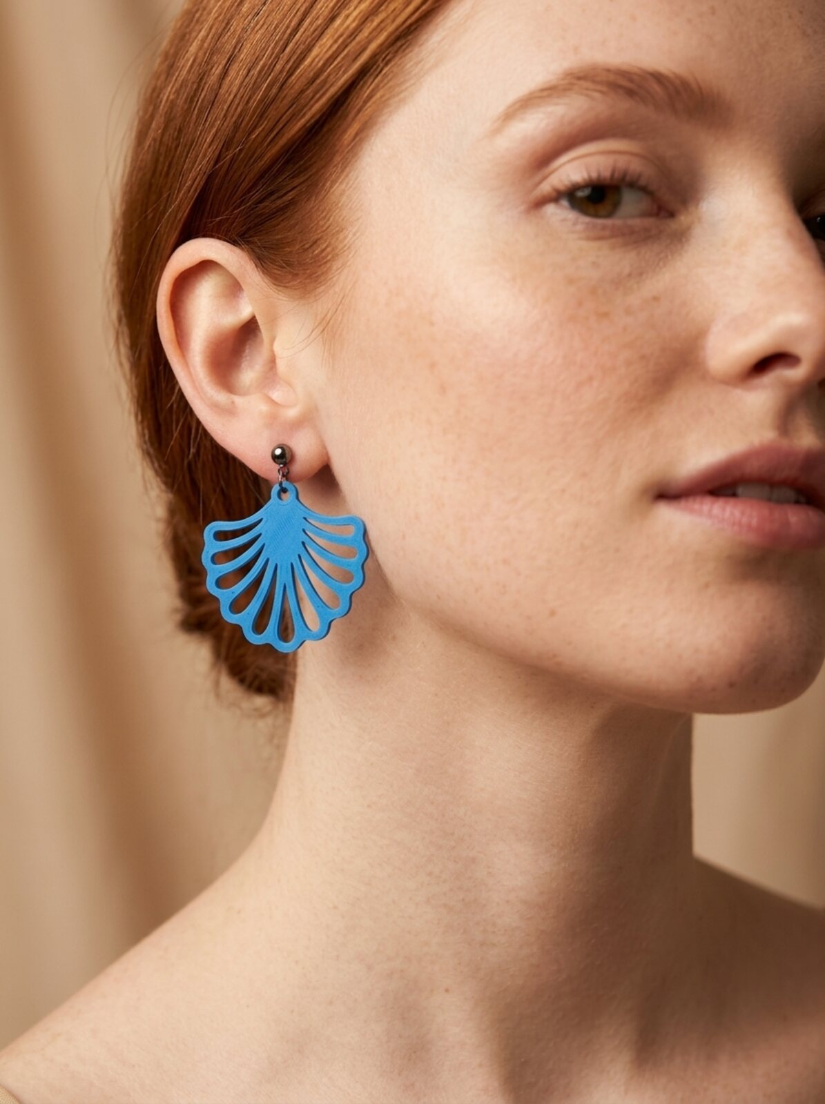 Faye in blauw